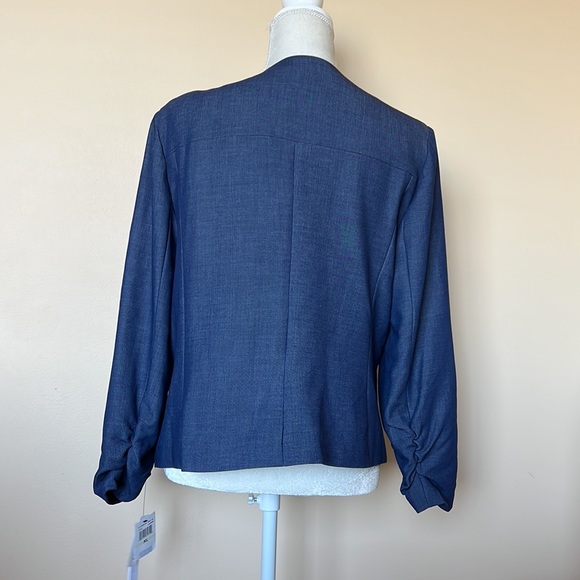 Amanda + Chelsea Blue blazer - Picture 4 of 6